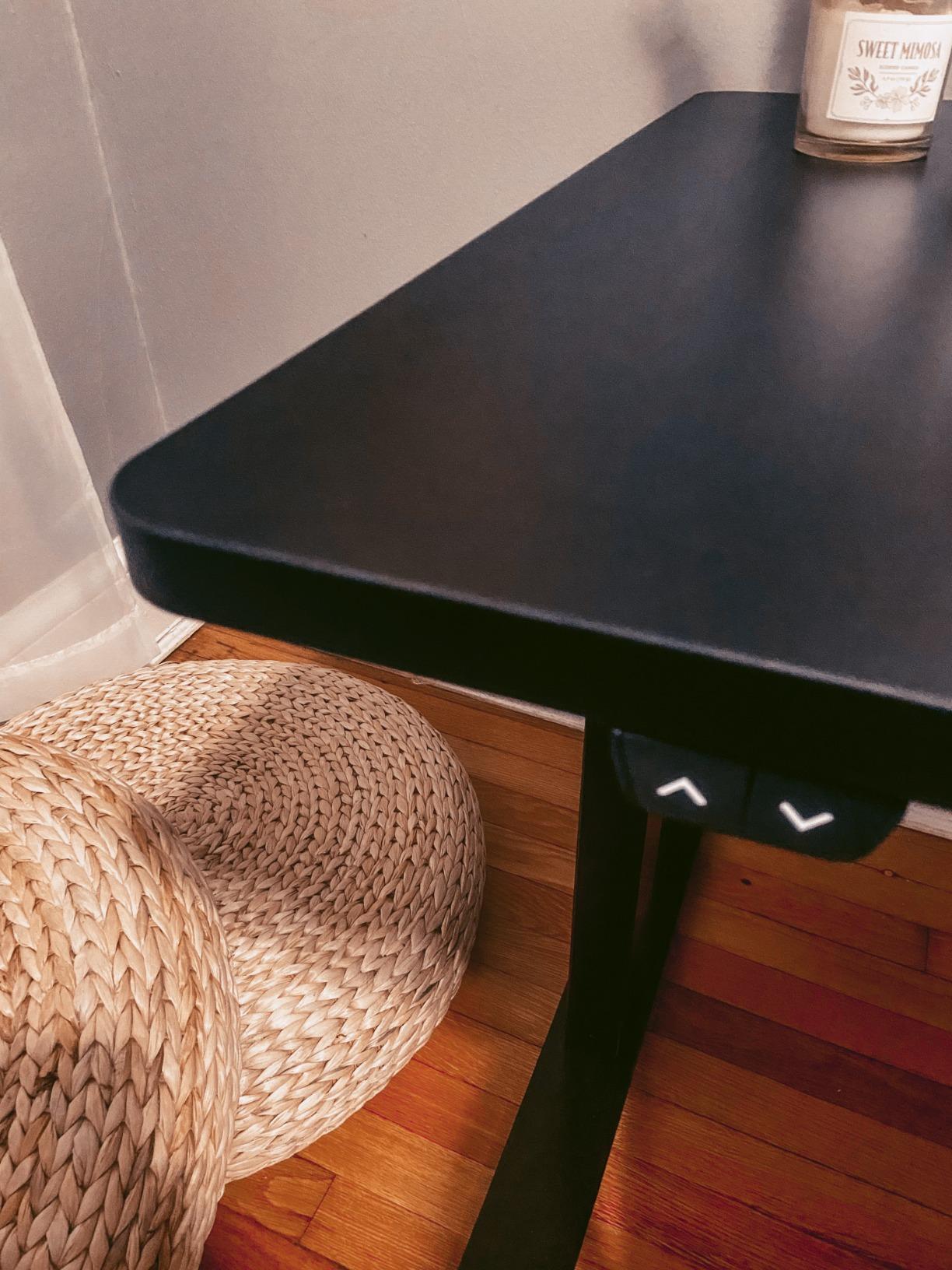 FLEXISPOT 71x32 Inch Electric Standing Desk, White Wood Grain customer photo 2