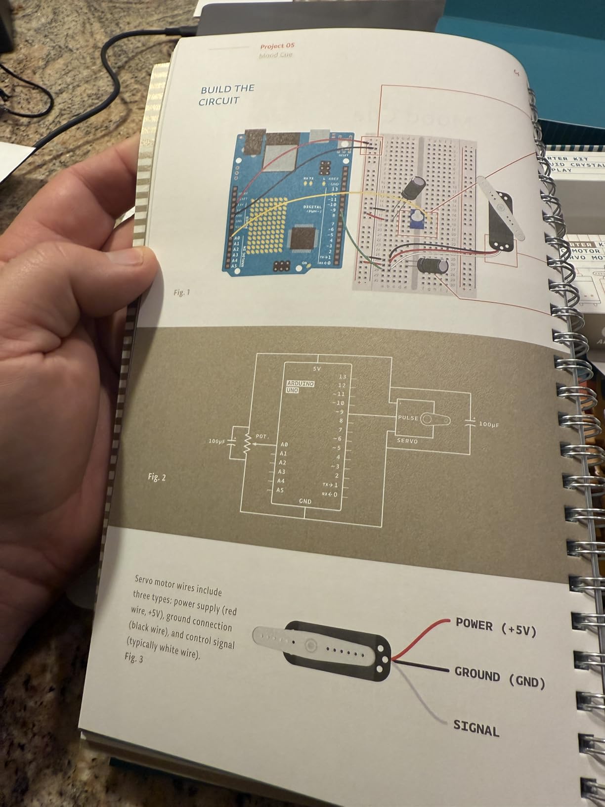 Arduino Starter Kit R4 [K000007_R4] – Learn Electronics and Coding with the UNO R4 WiFi Board, 13 Guided Projects in a Printed Book + Growing Resources Online, Official Certification Voucher customer photo 2