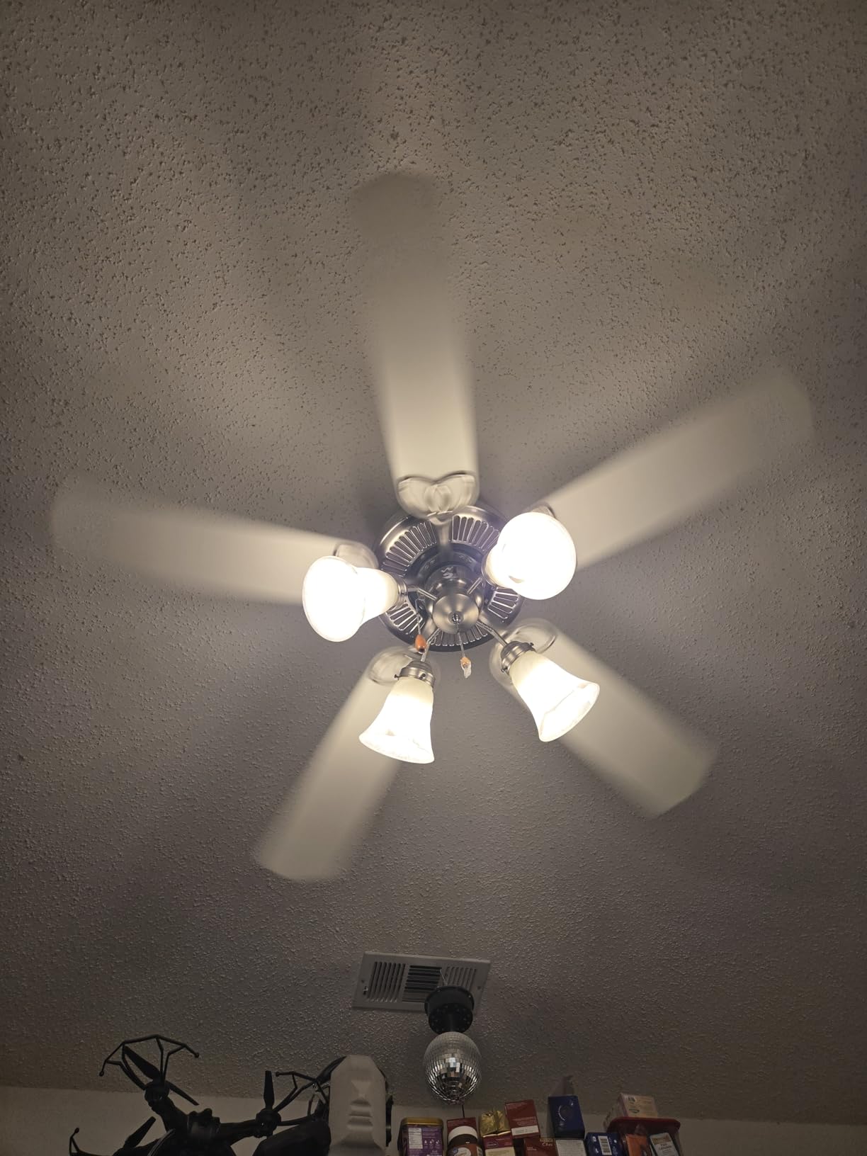 Sigalux A19 LED Light Bulbs Dimmable,60W Equivalent 750 Lumens, 2700K Soft White, E26 Base, 15,000-Hour Lifespan, 8W Energy Saving LED Bulbs, Ideal for for Living Room & Bedroom Lighting, 6 Pack customer photo 2