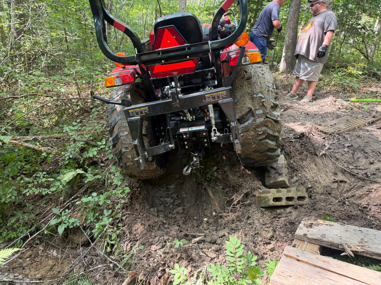 VEVOR Portable Winch, 6000 lbs 12V DC Electric Winch with Synthetic Rope, Wireless & Wired Remotes, Box-Style Recovery Kit with Fairlead, Clevis Hook, Strap for ATV UTV Off-Road Outdoor Pulling Tasks customer photo 1