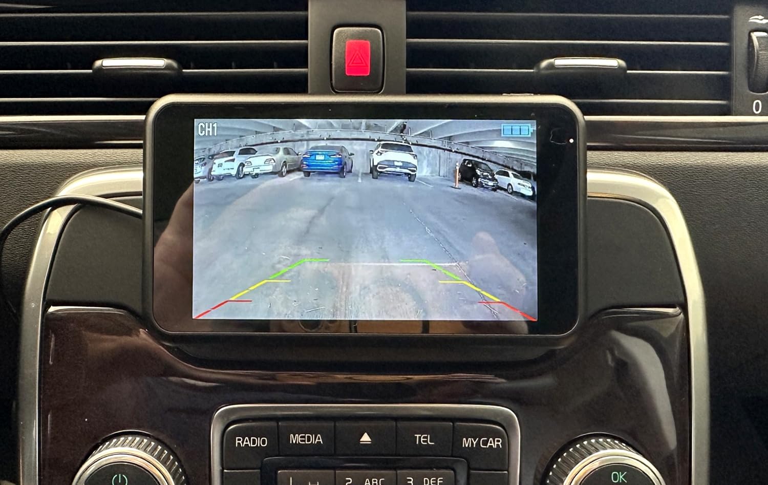 AUTO-VOX 2 Solar Wireless Backup Cameras, 2-Min DIY Install customer photo 2